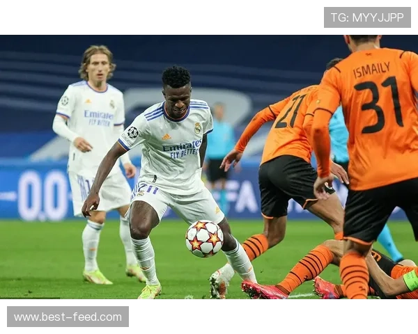 阿扎尔直言维尼修斯或三十退役